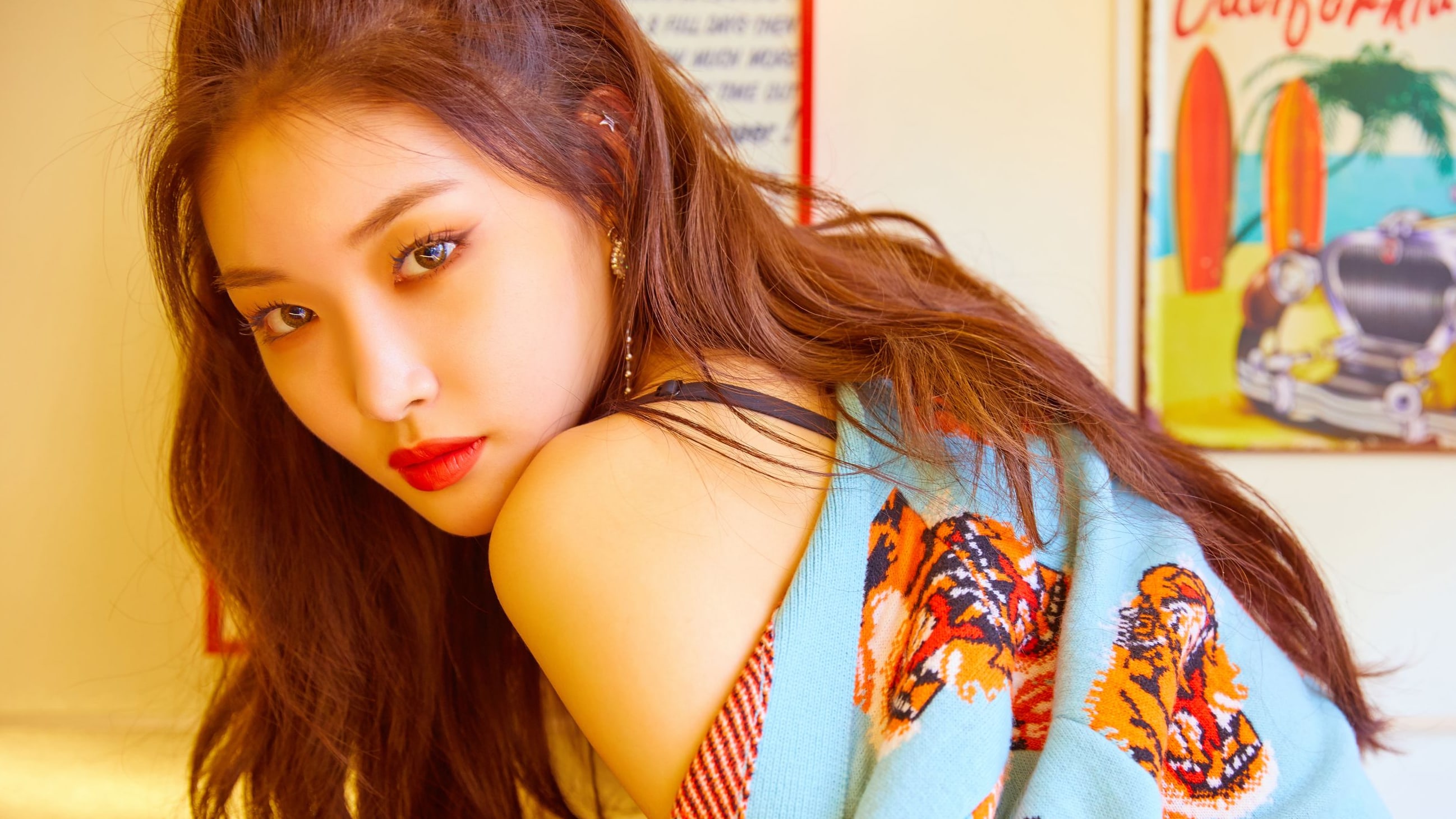 Chungha reveals the comeback schedule for 'Blooming Blue' ⋆ The latest kpop news and music | Officially Kmusic